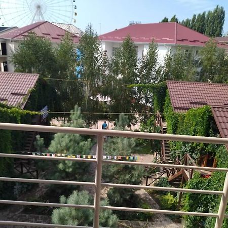 Hotel Gostinyi Dvor Bosteri Εξωτερικό φωτογραφία