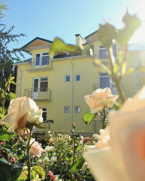 Hotel Gostinyi Dvor Bosteri Εξωτερικό φωτογραφία