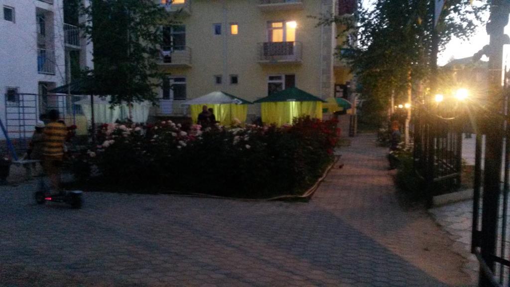 Hotel Gostinyi Dvor Bosteri Εξωτερικό φωτογραφία