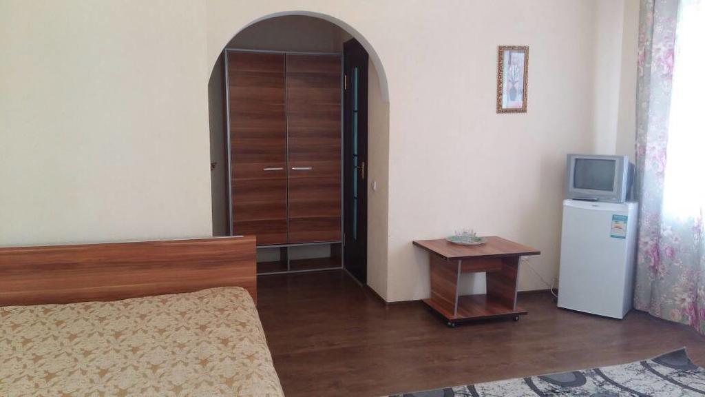 Hotel Gostinyi Dvor Bosteri Εξωτερικό φωτογραφία